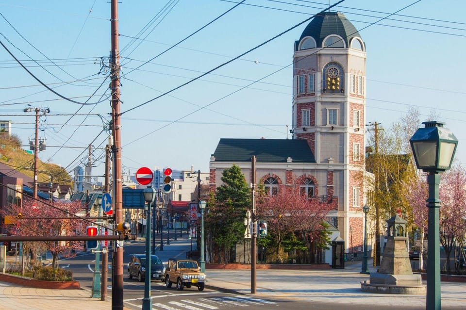 1-Day Tour Sapporo: The port city of Otaru & Local Brewery - Making glass at Kitaichi Glass Factory
