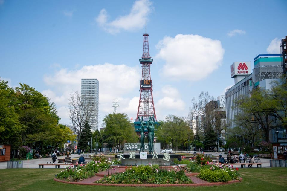 1-Day Walking Tour in Sapporo: Historical Sights of Sapporo - Seafood lunch at 2jo Fish Market