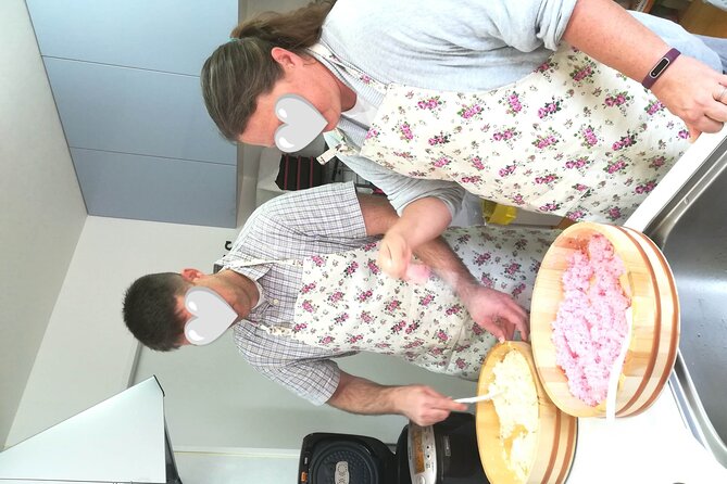 2 hours sushi class - Making sushi flowers in a Sapporo home