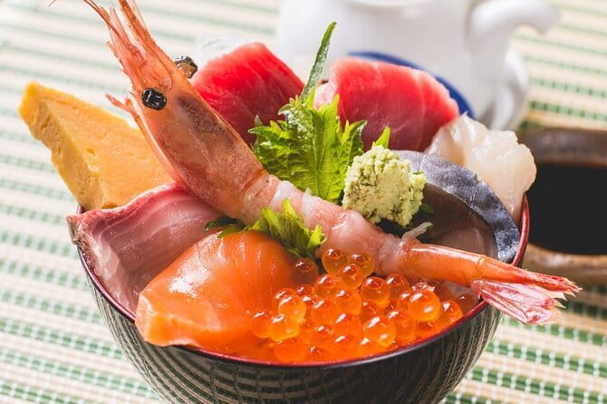 Authentic Sapporo: Nijo Market Seafood Lunch & Local History Tour - Key points at a glance