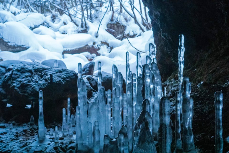 Bamboo Ice Cave: Snowshoe to see a natural phenomenon! - What the small group changes