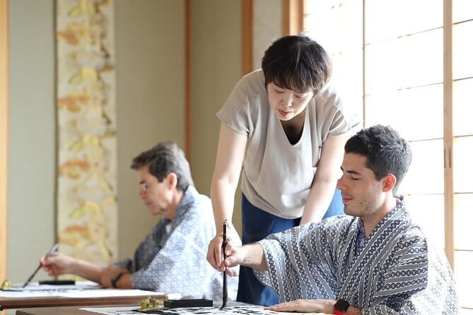Calligraph Name in Japanese and Dress in Kimono - Key points at a glance