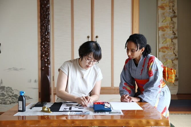 Calligraph Name in Japanese and Dress in Kimono - Learning the first calligraphy strokes