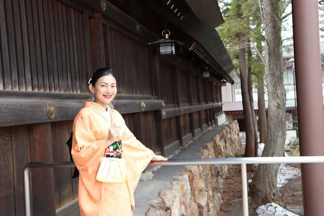 Hokkaido Asahiyama Zoo and Blue Pond Elf Terrace Day Trip - Is $163 a fair price?
