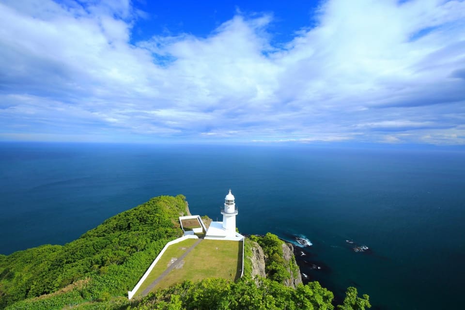 Hokkaido Noboribetsu Lake Toya Tour from Sapporo - Showa Shinzan, a volcano still young by geological standards