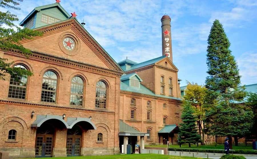Hokkaido Sapporo :Hill of Buddha, Beer Museum & Fish Market - Hokkaido Shrine and a small Shinto ritual