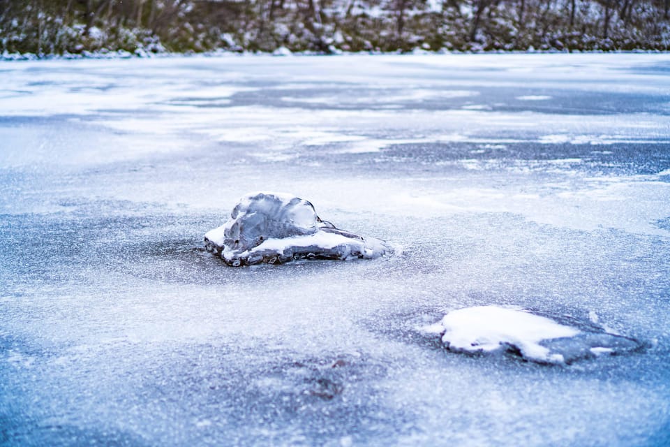 Lake Tachibana: Snowshoe to a frozen lake! - A quiet winter route from Karurusu Onsen