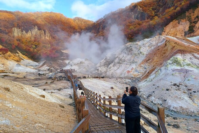 Lake Toya and Noboribatsu Hell Valley Private Day Trip - Meals are your responsibility