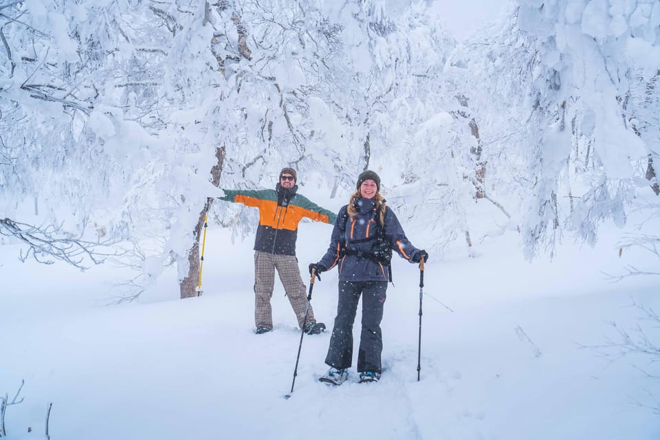 Noboribetsu: Orofure Pass Snowshoeing Tour - Learning to walk on snowshoes