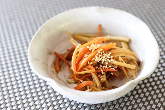 Private Japanese Cooking Class in Sapporo with Local Host Kanae - Timing, transport, and group size