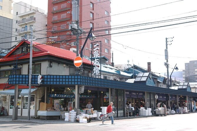 【Private Sightseeing Special City Tour from Sapporo Station】 - Nijo Market brings seafood into the city tour
