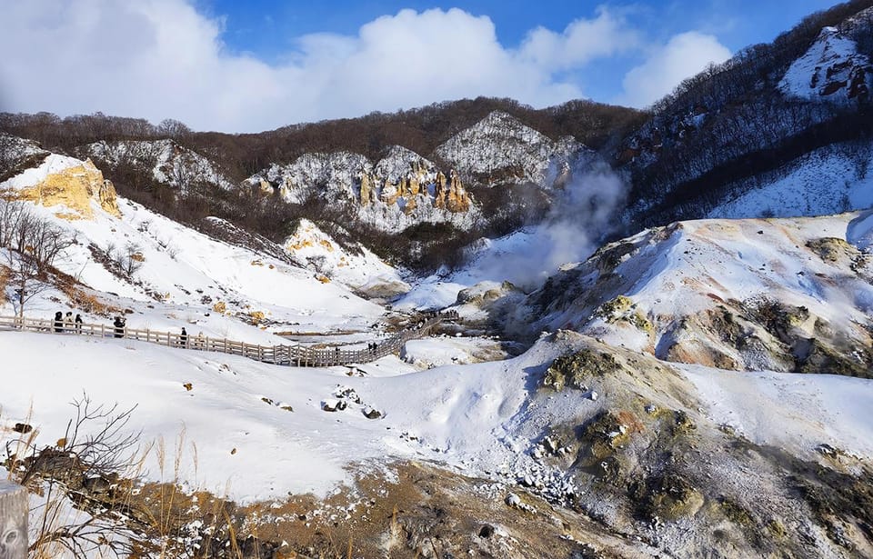 Sapporo: Hokkaido Noboribetsu Toya-ko Otaru Full-Day Tour - Showa Shinzan and the extra cost of Bear Ranch