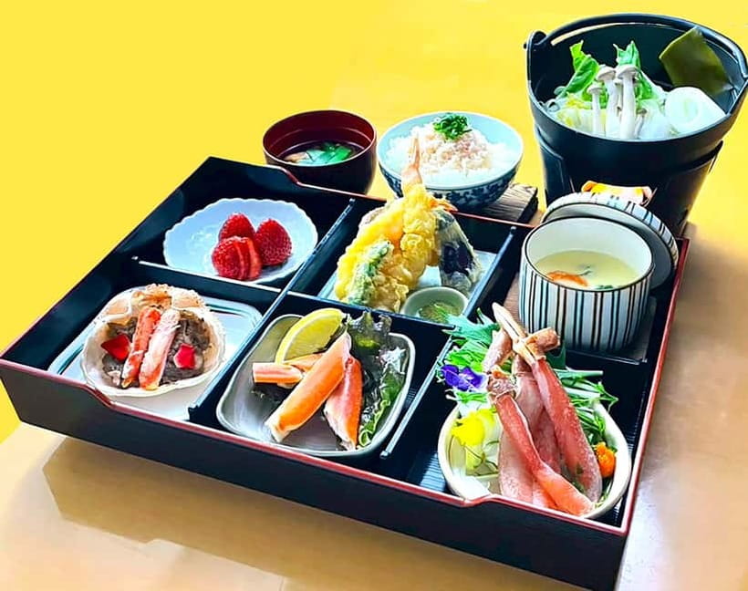 Sapporo: Sumo Show Experience with Japanese food & Photo - Who will enjoy this most?