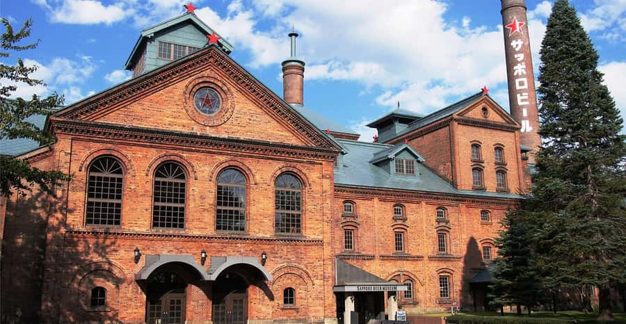 Sopporo: Hokkaido Shrine and Atama Daibutsu Full-Day Tour - A 70-minute stop for Hokkaido seafood